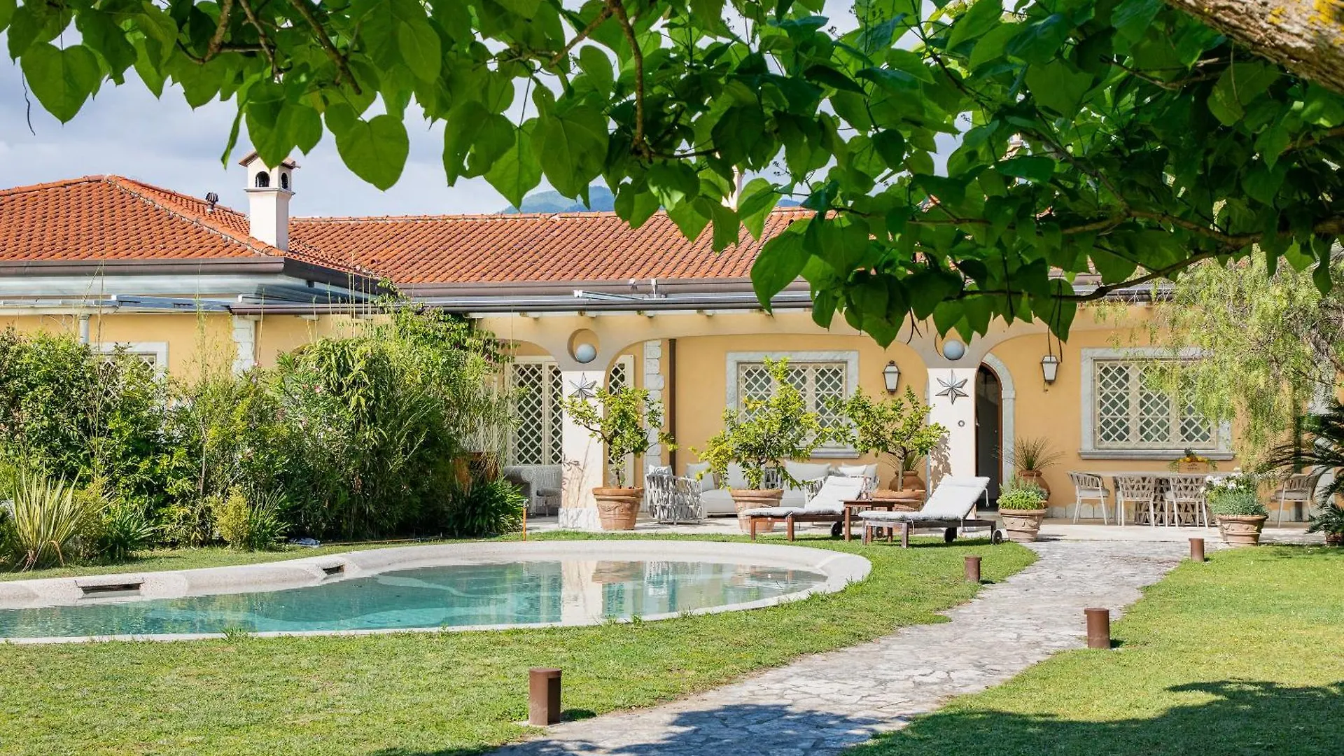 Villa Luxury Marble House Pietrasanta 0*,  Italia